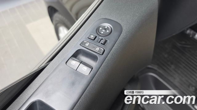 Hyundai Staria L3.5 Cargo 5-Seater Modern 2023 — фото 29