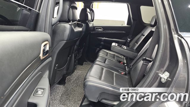 Jeep Grand Cherokee 3.0 Diesel Overland WK2 2016 — фото 11