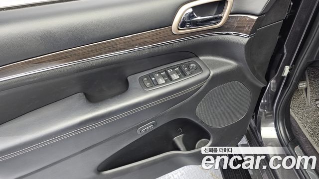 Jeep Grand Cherokee 3.0 Diesel Overland WK2 2016 — фото 13