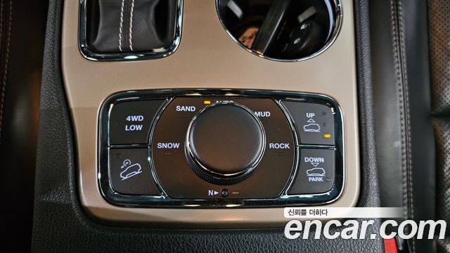 Jeep Grand Cherokee 3.0 Diesel Overland WK2 2016 — фото 17