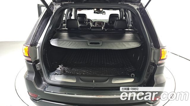 Jeep Grand Cherokee 3.0 Diesel Overland WK2 2016 — фото 19