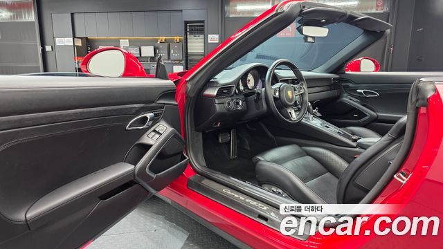 Porsche 911 Carrera 4 GTS Cabriolet 991 2018 — фото 10