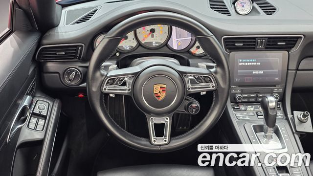 Porsche 911 Carrera 4 GTS Cabriolet 991 2018 — фото 13