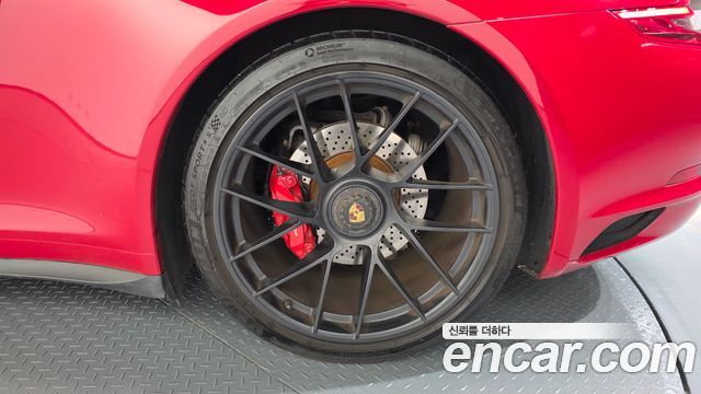 Porsche 911 Carrera 4 GTS Cabriolet 991 2018 — фото 21