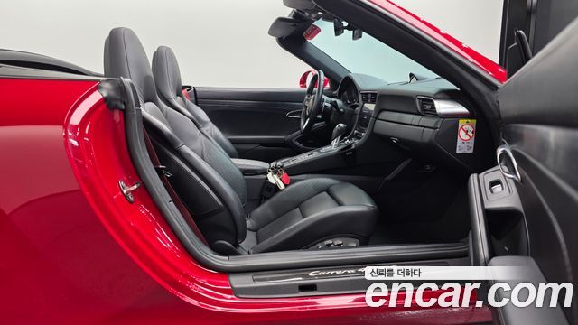 Porsche 911 Carrera 4 GTS Cabriolet 991 2018 — фото 26