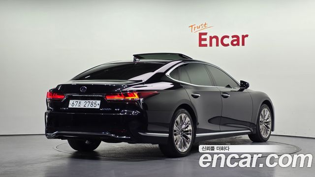 Lexus LS500h (V) 3.5 Platinum AWD 2018 — фото 2