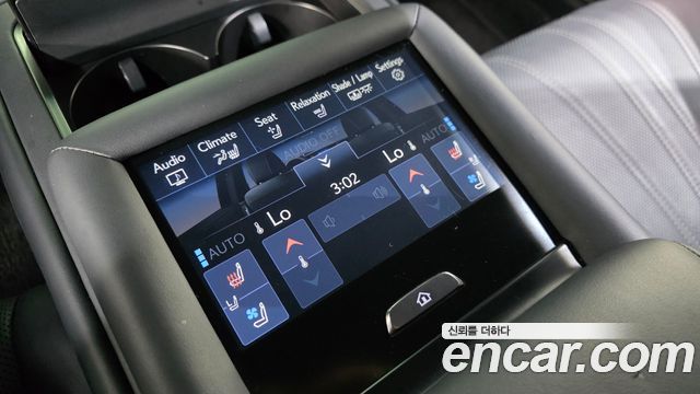 Lexus LS500h (V) 3.5 Platinum AWD 2018 — фото 18