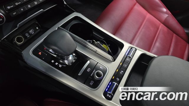Kia Stinger 2.0 Turbo 2WD Platinum 2020 — фото 9