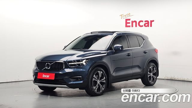 Volvo XC40 B4 Inscription 2021 — фото 1