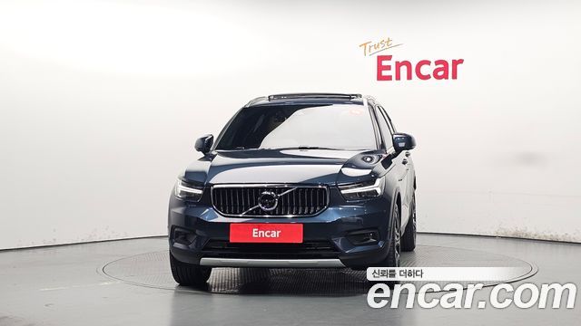 Volvo XC40 B4 Inscription 2021 — фото 3