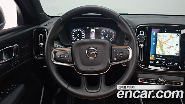 Volvo XC40 B4 Inscription 2021 — фото 17