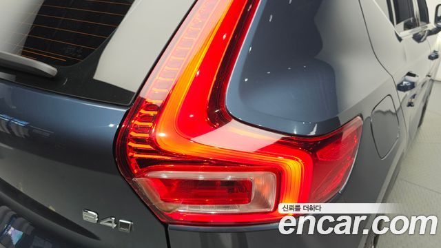 Volvo XC40 B4 Inscription 2021 — фото 29