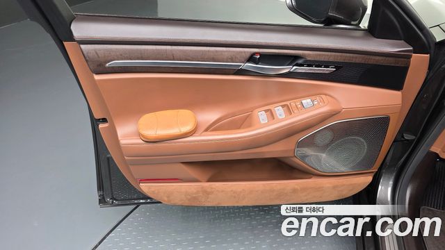 Genesis G90 3.3 T AWD Premium 2021 — фото 24