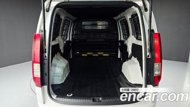 Hyundai Staria Cargo 3-Seater Modern 2022 — фото 17
