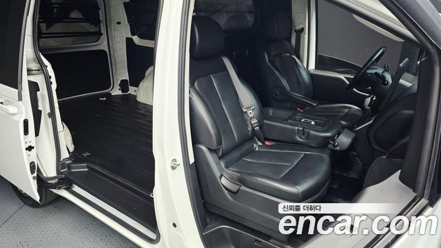 Hyundai Staria Cargo 3-Seater Modern 2022 — фото 18