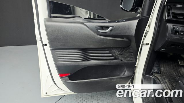 Hyundai Staria Cargo 3-Seater Modern 2022 — фото 24