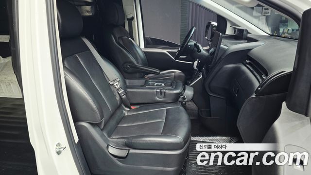 Hyundai Staria Cargo 3-Seater Modern 2022 — фото 26