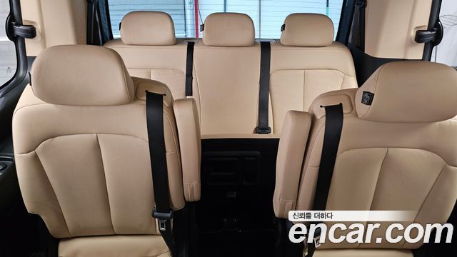 Hyundai Staria Tourer 11-Seater Modern 2023 — фото 12