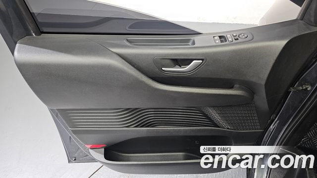 Hyundai Staria Tourer 11-Seater Modern 2023 — фото 24