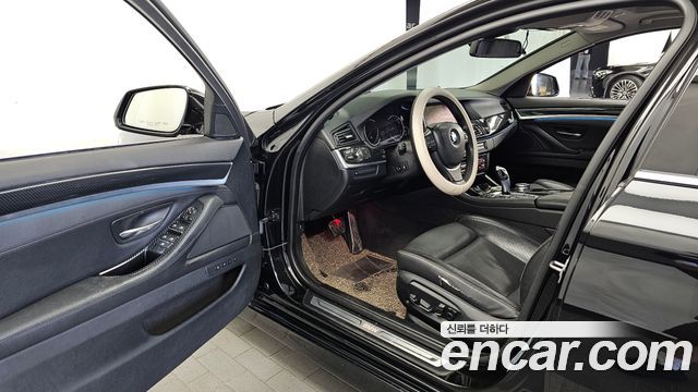 BMW 5 Series (F10) 520d xDrive Luxury Plus 2016 — фото 10