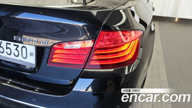 BMW 5 Series (F10) 520d xDrive Luxury Plus 2016 — фото 23