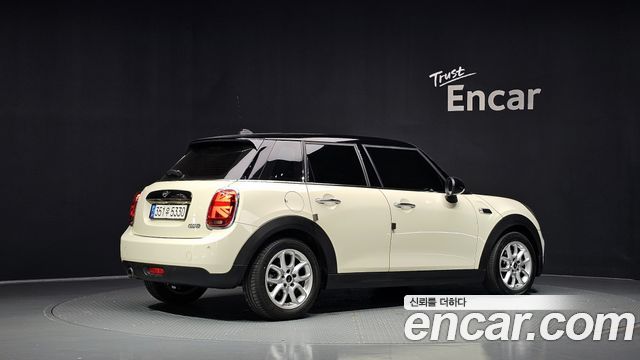 MINI Cooper 5Door HIGH 3rd 2019 — фото 2
