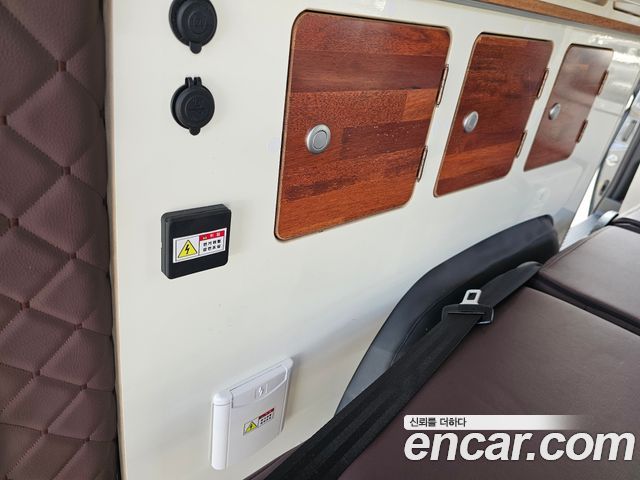 Hyundai Staria L3.5 Camper 2023 — фото 14