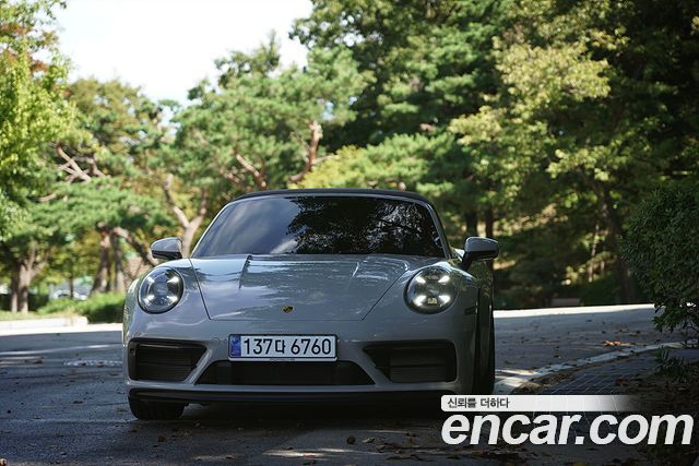 Porsche 911 (992) Carrera 4 GTS Cabriolet