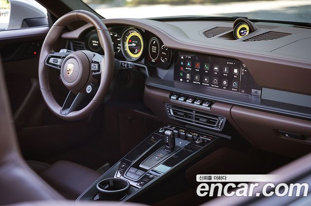 Porsche 911 (992) Carrera 4 GTS Cabriolet 2024 — фото 6
