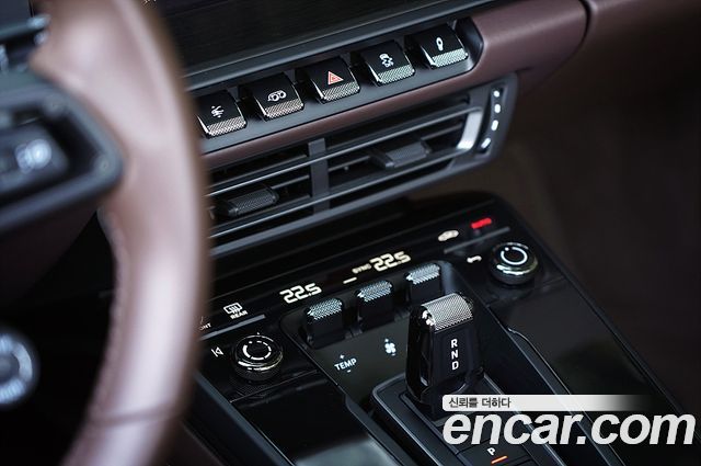 Porsche 911 (992) Carrera 4 GTS Cabriolet 2024 — фото 15
