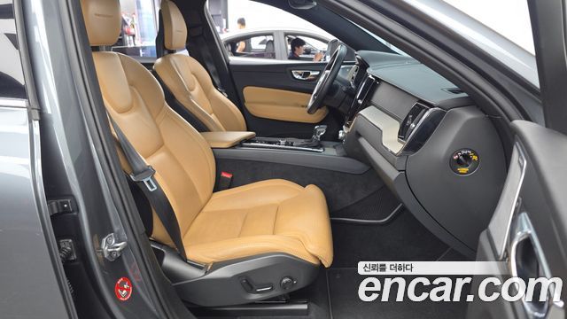 Volvo XC60 (II) D4 Inscription 2018 — фото 11