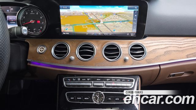 Mercedes-Benz E-Class (W213) E300 Exclusive 2018 — фото 14