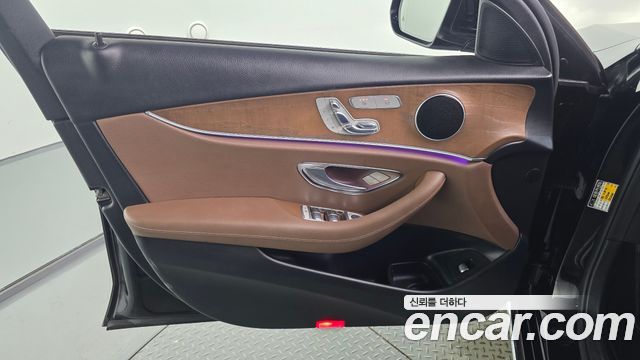Mercedes-Benz E-Class (W213) E300 Exclusive 2018 — фото 24