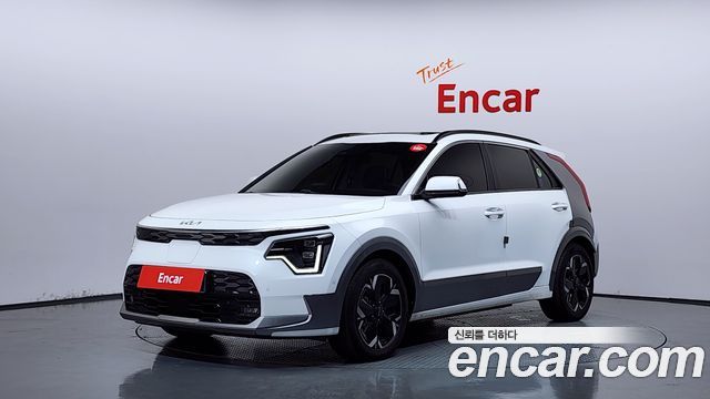 Kia Niro EV Earth 2023 — фото 1