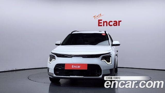 Kia Niro EV Earth 2023 — фото 3