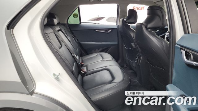 Kia Niro EV Earth 2023 — фото 11