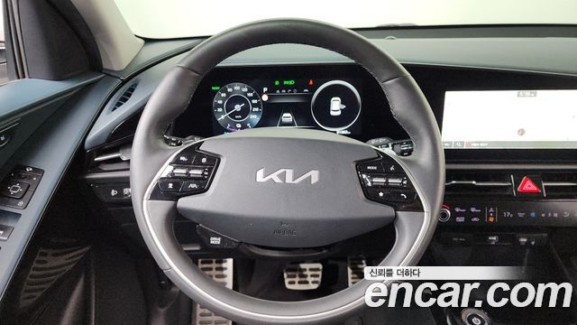 Kia Niro EV Earth 2023 — фото 14