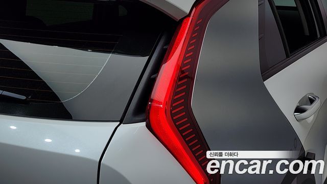 Kia Niro EV Earth 2023 — фото 23