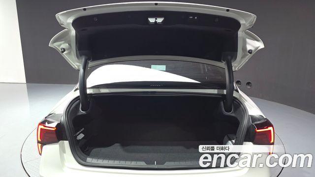 Kia K5 (III) 2.0 LPi Signature 2024 — фото 17