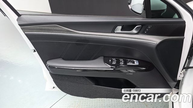 Kia K5 (III) 2.0 LPi Signature 2024 — фото 24