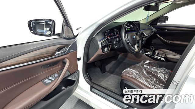 BMW 5 Series (G30) 530i Luxury 2023 — фото 10