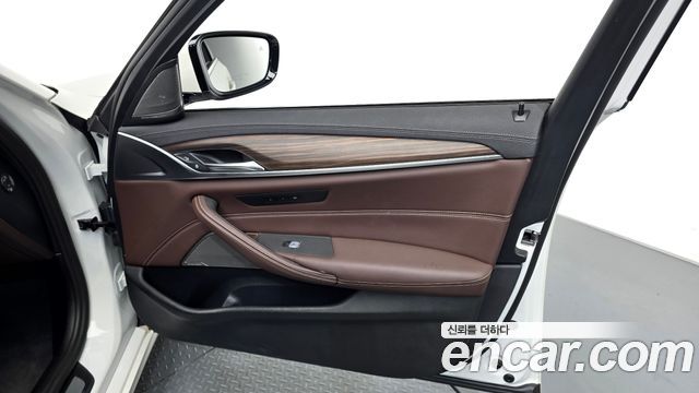 BMW 5 Series (G30) 530i Luxury 2023 — фото 24