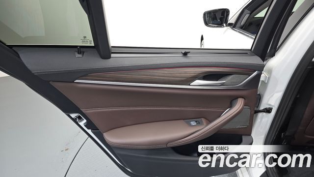 BMW 5 Series (G30) 530i Luxury 2023 — фото 25