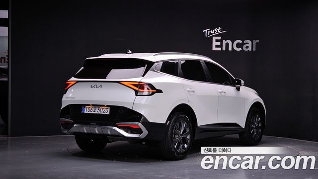 Kia Sportage (V) Diesel 2.0 2WD Nobleless 2023 — фото 2
