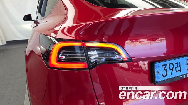 Tesla Model Y Long Range AWD 2022 — фото 23