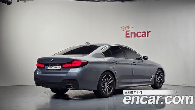 BMW 5 Series (G30) 520i M Sport 2023 — фото 4
