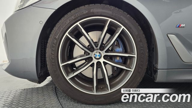 BMW 5 Series (G30) 520i M Sport 2023 — фото 6