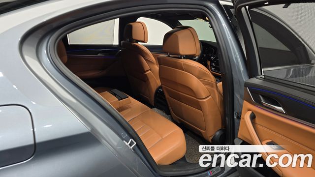 BMW 5 Series (G30) 520i M Sport 2023 — фото 15