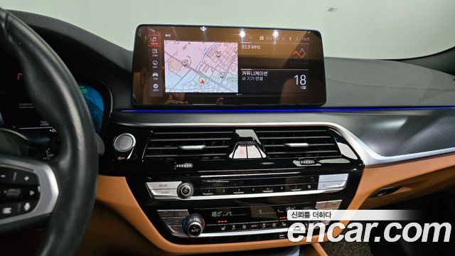 BMW 5 Series (G30) 520i M Sport 2023 — фото 16