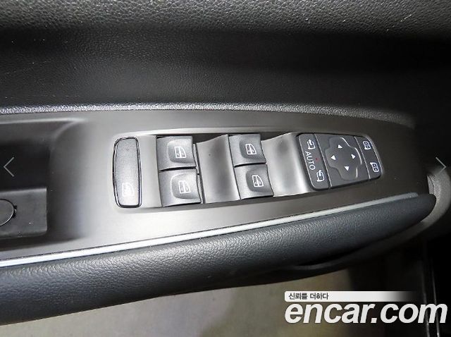 Renault Korea QM6 Quest 2.0 LPe LE 2WD 2024 — фото 16